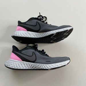 Nike Women's Revolution 5 Running Shoes
